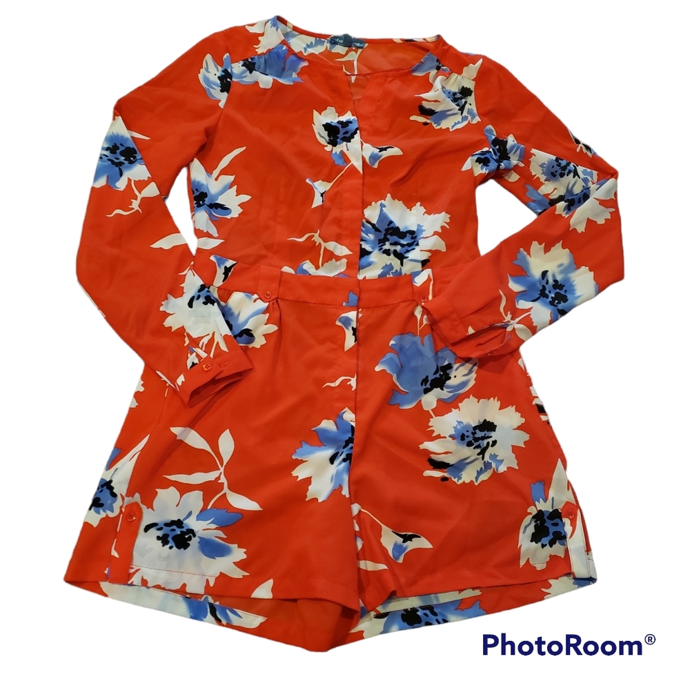 Adorable long sleeve/shorts floral romper, 0 Fleur Bleve